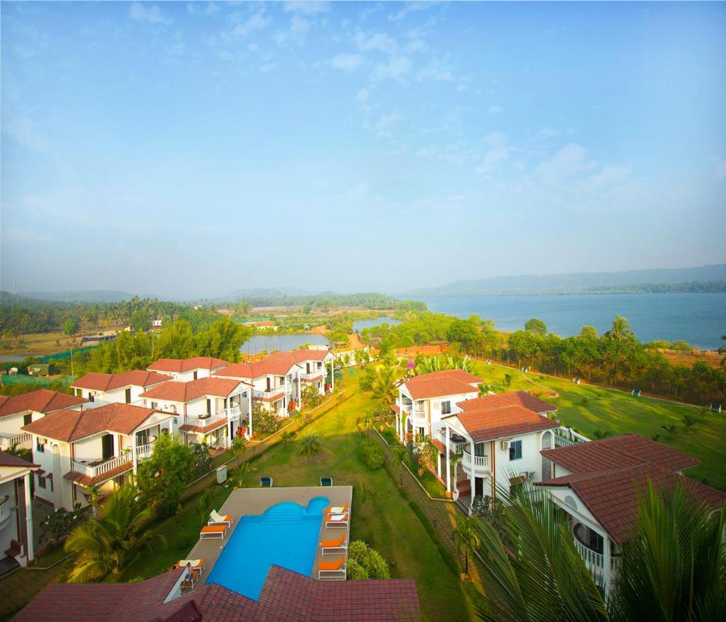 Span Suites & Villa Morjim Exterior foto