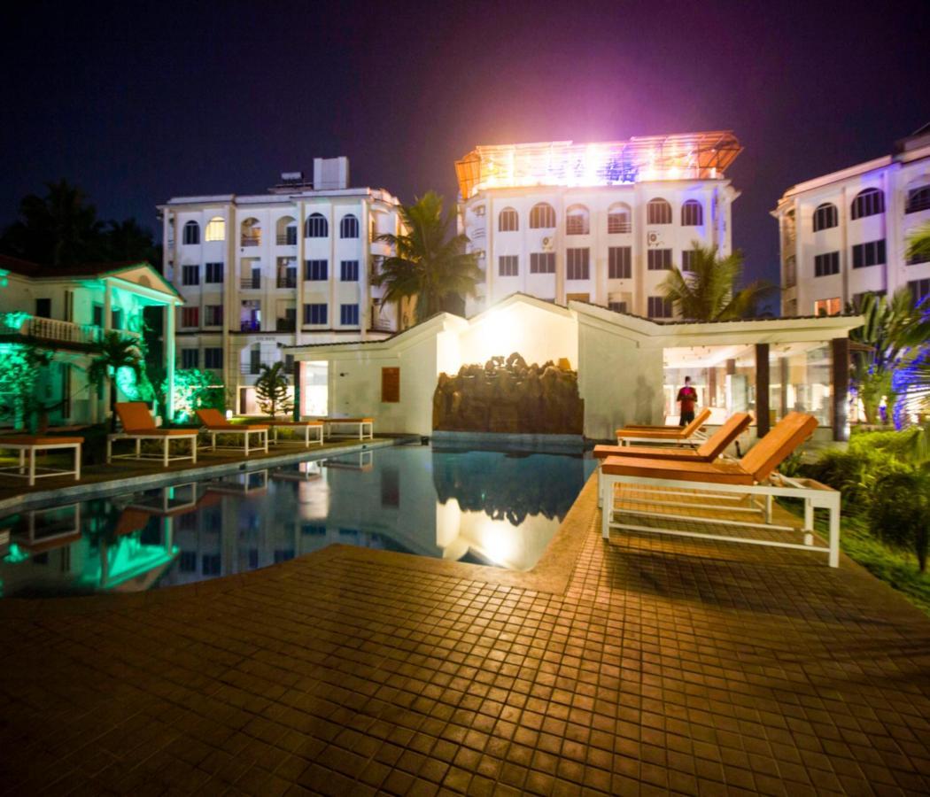 Span Suites & Villa Morjim Exterior foto