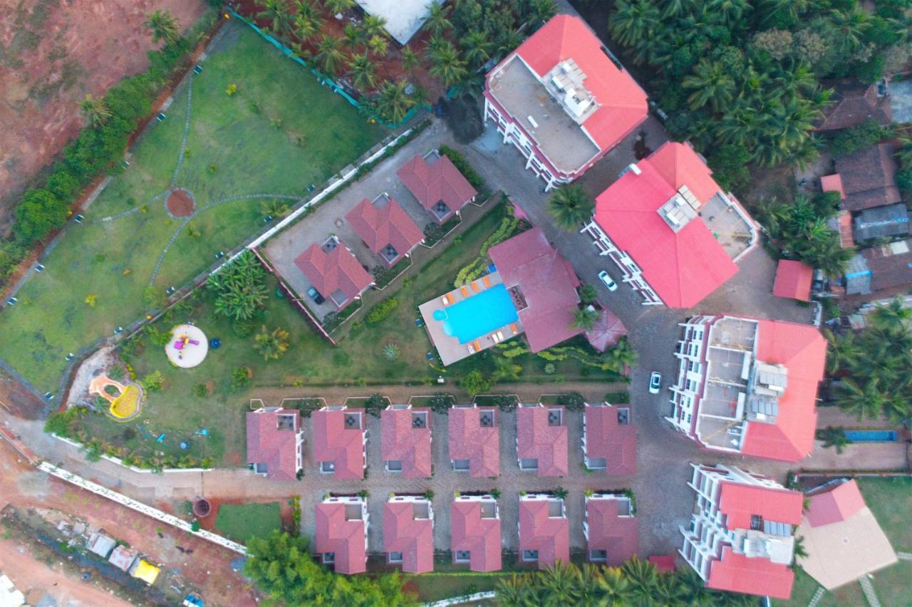 Span Suites & Villa Morjim Exterior foto